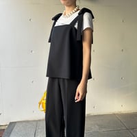 10-131   黒　リボンブローチ付きベスト　MＬ