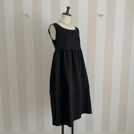 8-094      黒ハニカム　Mieワンピース　Ｍ