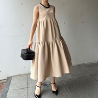 7-080    ベージュ　ティアードワンピース　ＳＭ