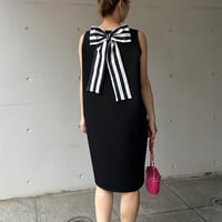 8-090     黒×ボーダー　バックリボンコクーンワンピース　Ｌ