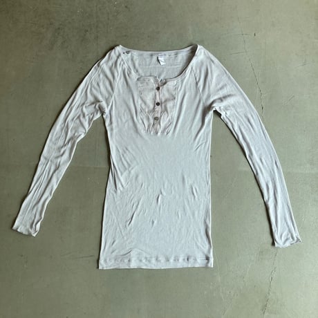 ヘンリーネック長袖Tシャツ　ホワイト／アイスグレー