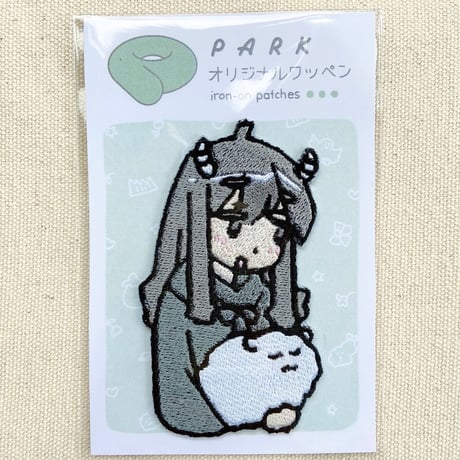 PARKオリジナル　刺繍ワッペン　りとモル抱っこ