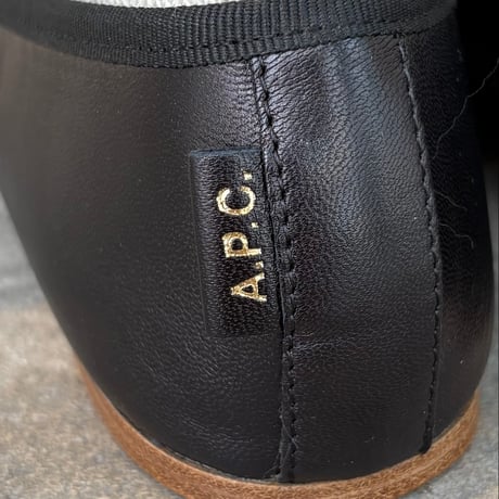 A.P.C. バレエシューズ