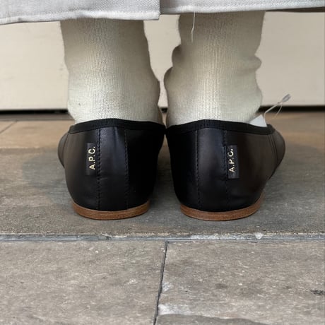 A.P.C. バレエシューズ