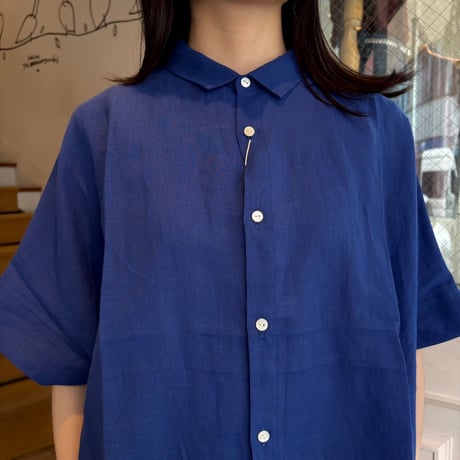 HUIS.　極細コットンラミースクエアワイドシャツ（限定生産）