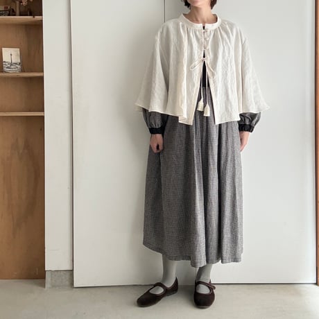 tyyni / ivory