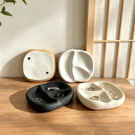 #ぽってり セラミック 仕切り アクセサリー トレイ 全4色 ジュエリー プレート