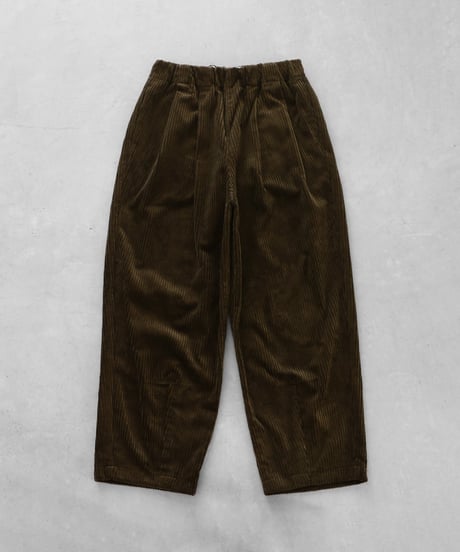 HUIS | シャトルコーデュロイワイドパンツ（極太畝・カーキブラウン）【ユニセックス】504