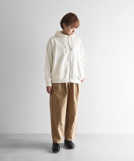 HUIS |【暮らしのおへそ一田さん×HUISコラボ】おへそパーカ（クリーム）【ユニセックス】IHSW701