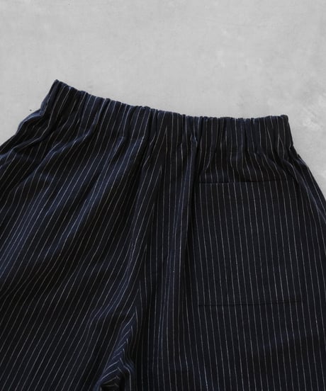 HUIS |やわらかシーチングコットンスカートパンツ（ブラックストライプ）【ユニセックス】505