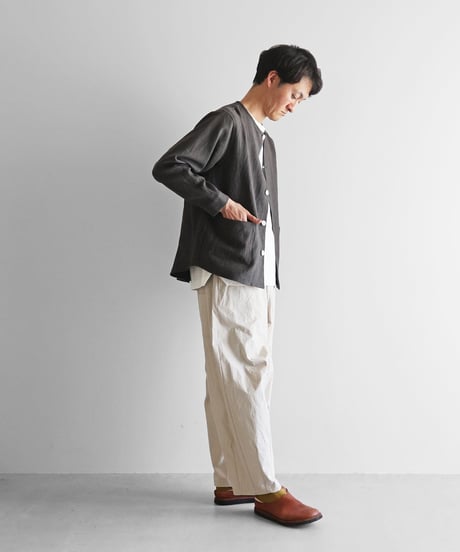 HUIS |オールドレピア天日干しラミーリネンノーカラーシャツジャケット（チャコールグレー）【ユニセックス】010