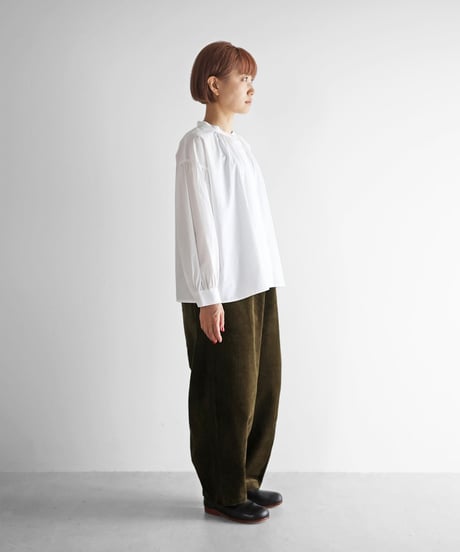 HUIS | シャトルコーデュロイバルーンパンツロング（極太畝・カーキブラウン）【ユニセックス】506L