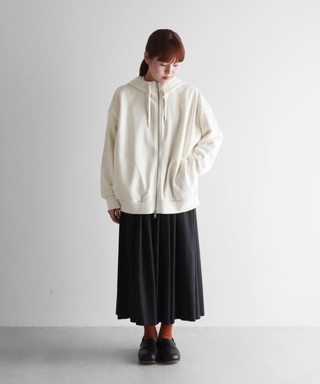 HUIS |【暮らしのおへそ一田さん×HUISコラボ】おへそパーカ（クリーム）【ユニセックス】IHSW701