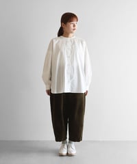 HUIS | シャトルコーデュロイバルーンパンツ（極太畝・カーキブラウン）【ユニセックス】506