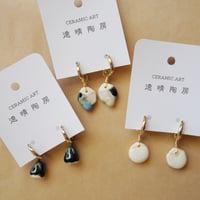 遠晴陶房｜ゆれる陶器ピアス
