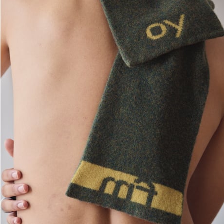 MERINO WOOL MUFFLER