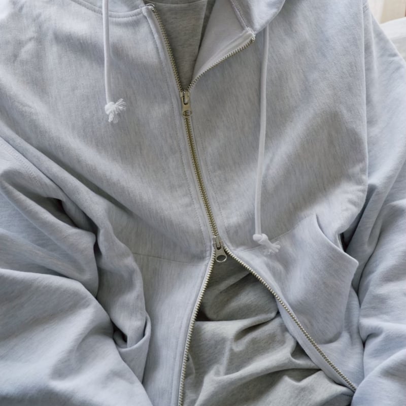 Sweat zip hoodie | LIW Co.,Ltd.