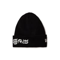 【NEWERA】ベーシック カフニット Big Old English ブラック ホワイト