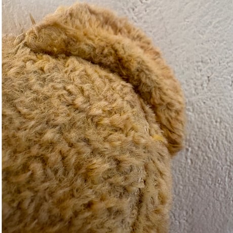 フランスの小さな村の赤いパンツのベア58cm