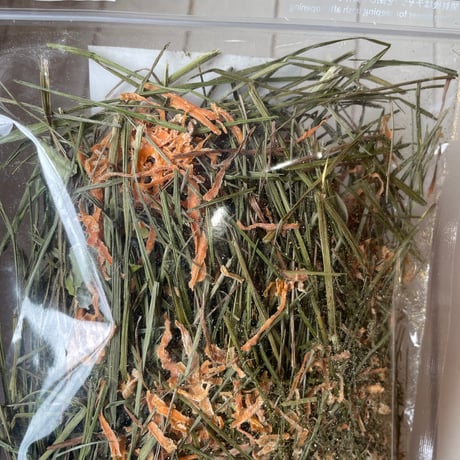 《最高級特秀牧草》イタリアンライグラス ×国産人参の実　30g