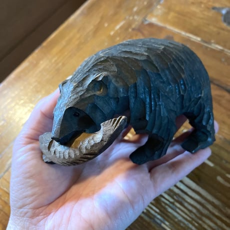 木彫り熊⑧ 小さな木彫り熊 鮭咥え熊 ガラス目 北海道  HOKKAIDO JAPAN FOLKART VINTAGE
