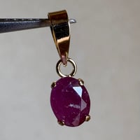 K18  天然石ルビー　ペンダントトップ　チャーム　オーバル　18金イエローゴールド　カラーストーン　ruby