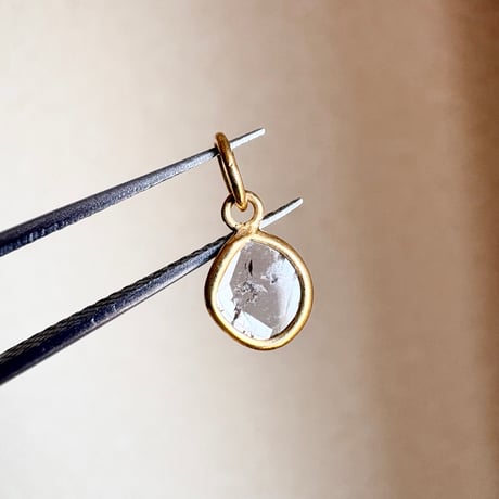 K18YG 天然ダイヤモンド スライスダイヤモンド　チャーム　ペンダントトップ　diamond