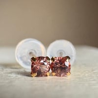 K18 天然石スピネル ラウンド ピアス 0.20ct 3mm 18金 ベリーピンク