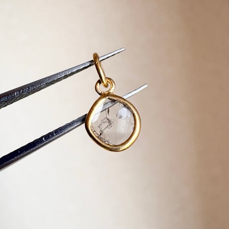 K18YG 天然ダイヤモンド スライスダイヤモンド　チャーム　ペンダントトップ　diamond