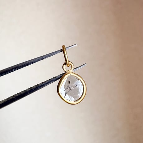 K18YG 天然ダイヤモンド スライスダイヤモンド　チャーム　ペンダントトップ　diamond