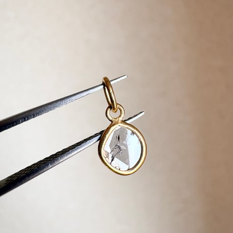 K18YG 天然ダイヤモンド スライスダイヤモンド　チャーム　ペンダントトップ　diamond
