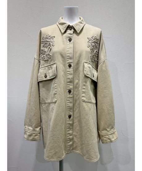 【予約】【10月下旬入荷予定】CYAN tokyo 展示会   607532   刺繍オーバーシャツブルゾン　     2026AW② （20260807）