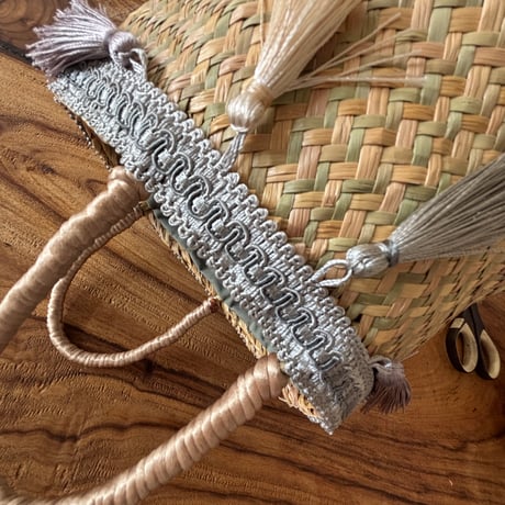 「Luna Tassel Basket（ルナ タッセル バスケット）」　自然素材