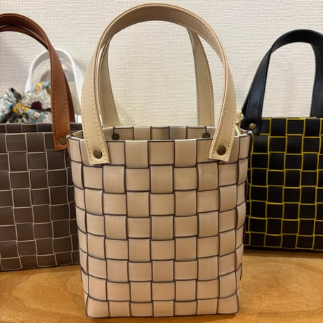 Bucket-Tote  バケットトート　Vショルダー（巾着付き） 2WAY 軽量３００g