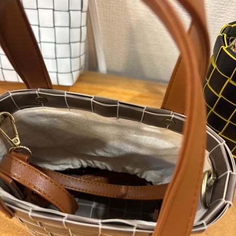Bucket-Tote  バケットトート　Vショルダー（巾着付き） 2WAY 軽量３００g