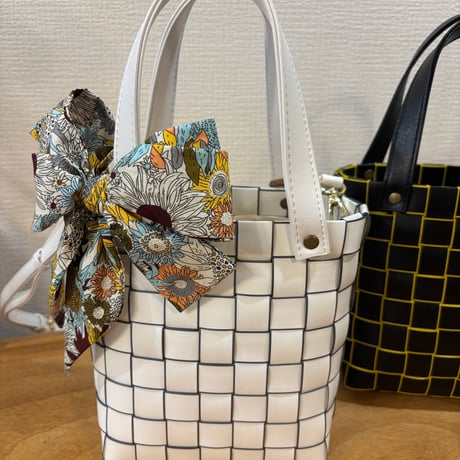 Bucket-Tote  バケットトート　Vショルダー（巾着付き） 2WAY 軽量３００g