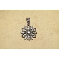 【ヴィンテージアクセサリー】シルバー x ラインストーン　スノーフレーク型ネックレストップ
