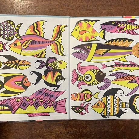 「THE BIGGEST FISH IN THE SEA」Dahlov Ipcar（ダーロフ・イプカー）