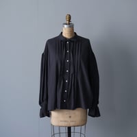 天日干しコットン・ボウタイブラウス／チャコール