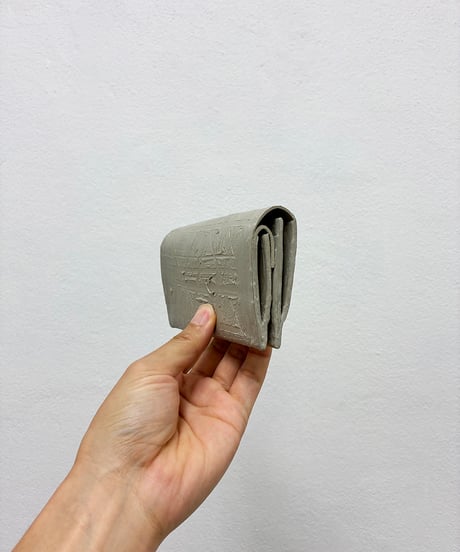 mw13｜コンパクト二つ折り財布／GR