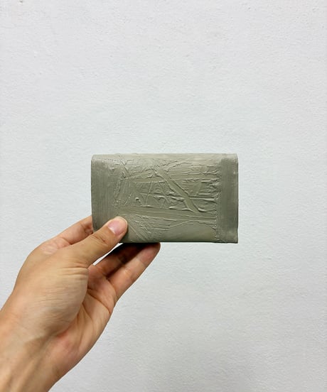 mw13｜コンパクト二つ折り財布／GR
