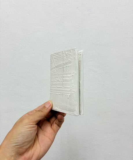 mw20｜二つ折り財布／WH