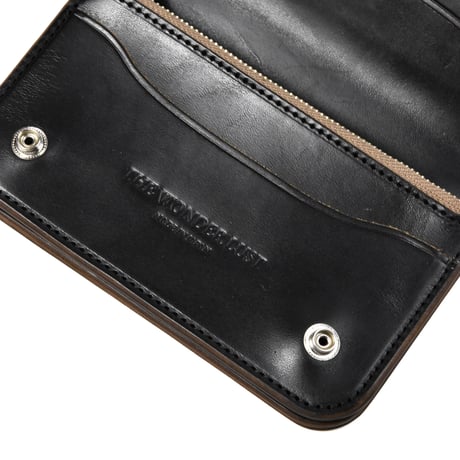 SHELL & STUDS MID WALLET- horse butt -