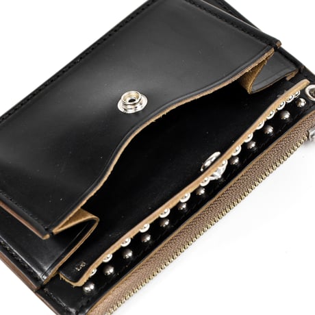 SHELL & STUDS UTILITY POUCH -horse butt-