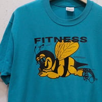 ~90's フィットネス ハチTシャツ