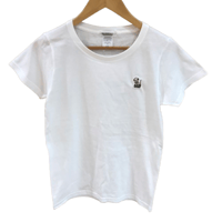 「 DJ猫ワッペンワンポイントTシャツ（※レディース）」ホワイト WM / WL 2026AW新商品 WATERFALL　WM / WL