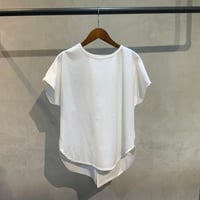 2603102後ろスリット半袖Tシャツ