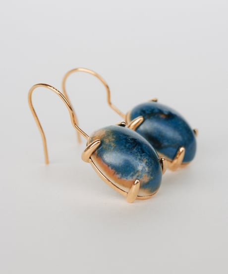 オーバルピアス(鉄紺黄結晶)