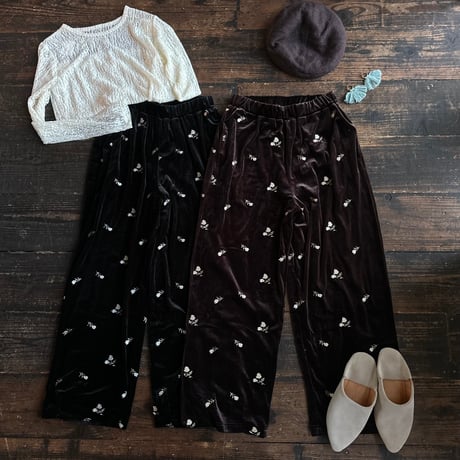 rose embroidery velvet wide pants