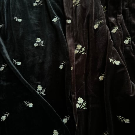 rose embroidery velvet wide pants
